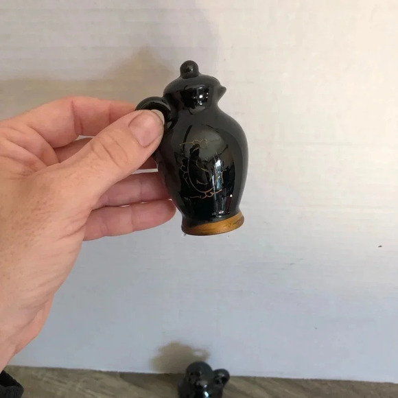 Vtg Novelty Salt and Pepper Shakers - Picture 9 of 12